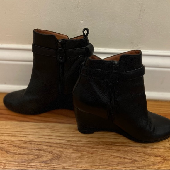Kenneth Cole Gentle Souls wedge boots - Picture 2 of 3